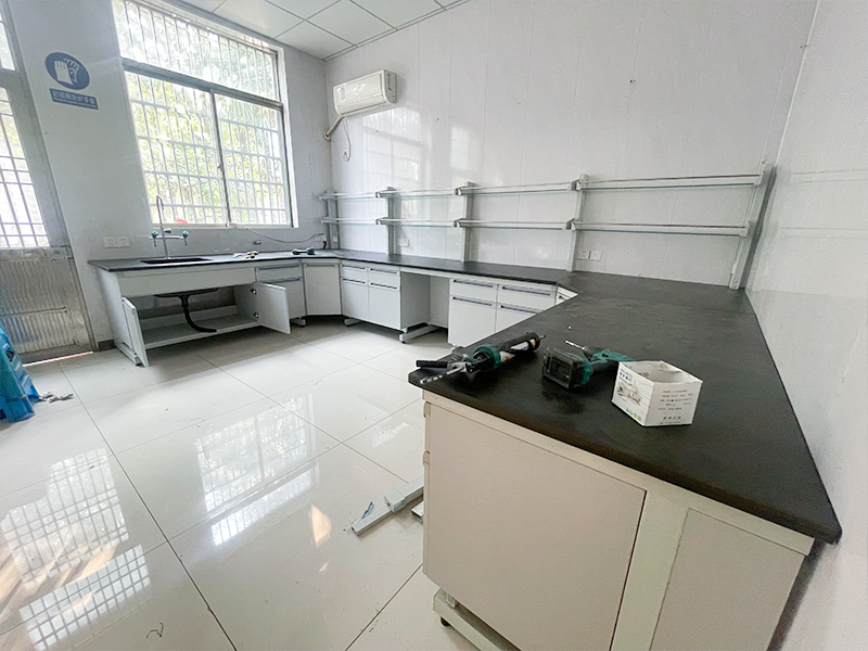 Fume Ventilation Steel-Wood Lab Bench Case Study