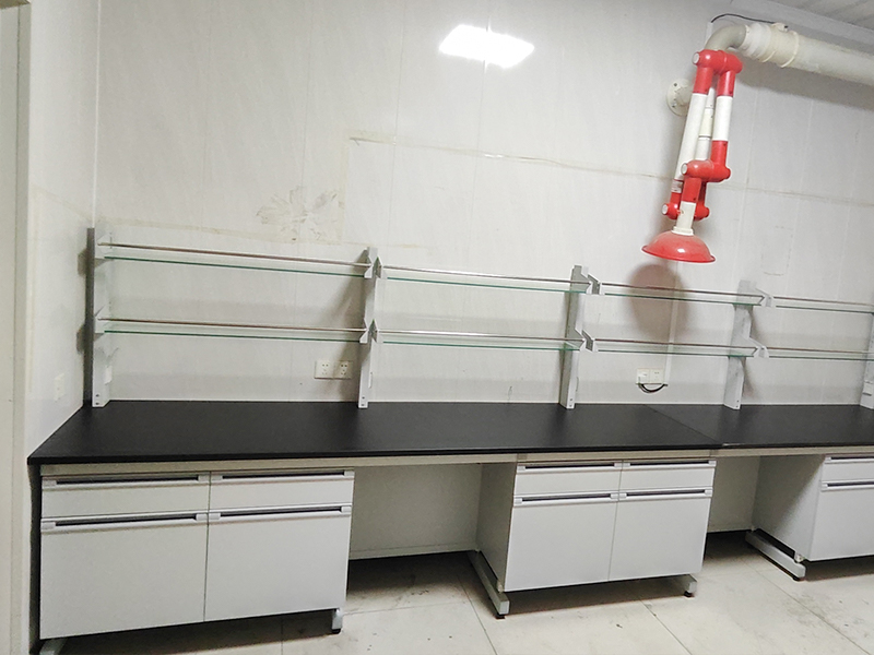 Fume Ventilation Steel-Wood Lab Bench Case Study