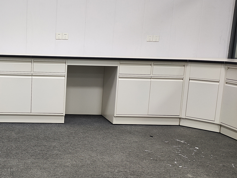 All-Steel Lab Bench Case Study