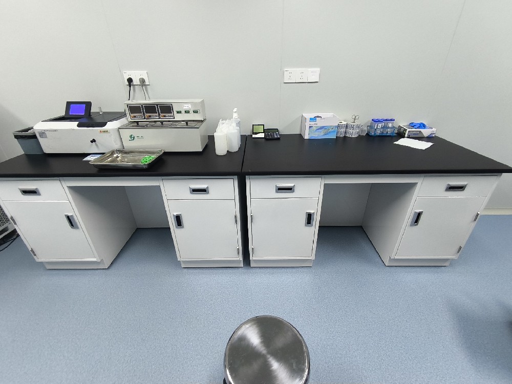Choosing the Right Lab Furniture for a Safe and Productive Laboratory