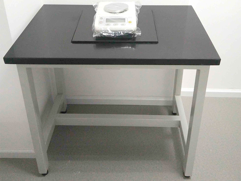 Laboratory Balance Bench Installation and Setup Guidelines