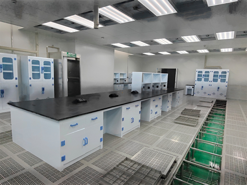 High-Quality Lab Benches for Safe and Efficient Laboratory Work