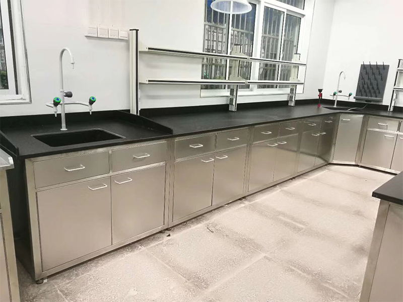 Stainless Steel Laboratory Bench Manufacturer