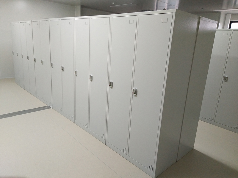 secure laboratory lockers