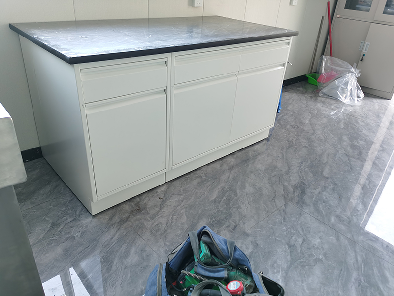 All-Steel Laboratory Workbench Karachi Case — Research Lab Project Showcase