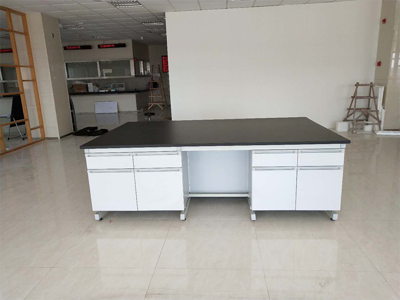 Custom Laboratory Furniture Tailored to User Requirements in Pakistan
