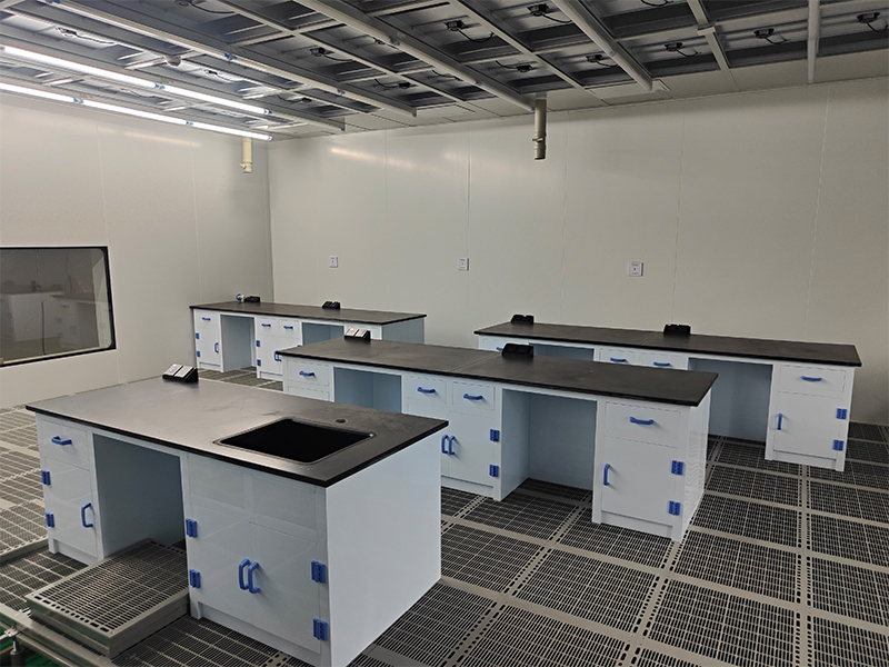 Laboratory Bench Supplier for Pakistani Research Institutions